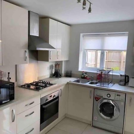3 Stories, 5 Bedroom House In Prime Location With Balcony And Shared Garden Liverpool Bagian luar foto