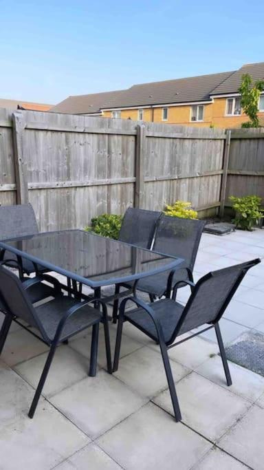 3 Stories, 5 Bedroom House In Prime Location With Balcony And Shared Garden Liverpool Bagian luar foto